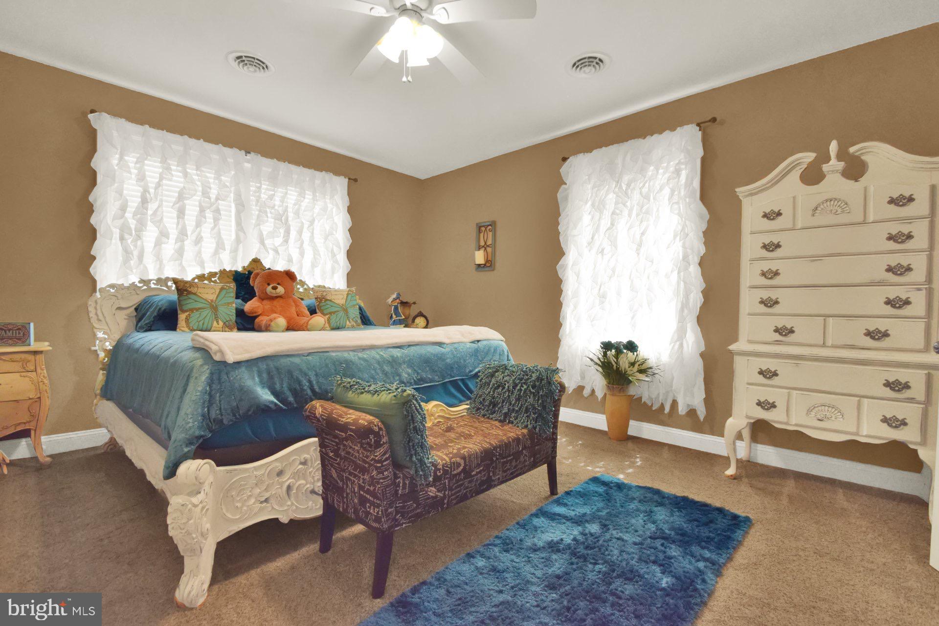 VILLAGE GREEN ESTATES - Residential