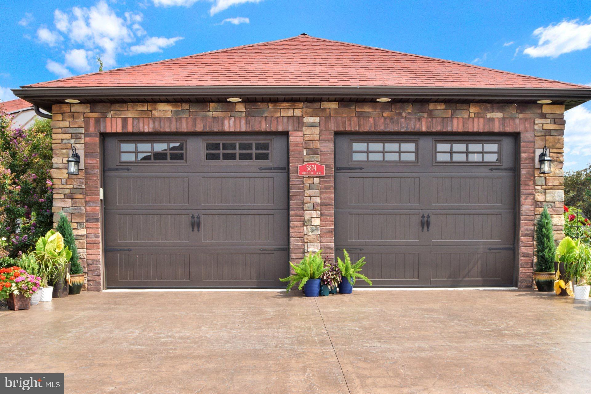 VILLAGE GREEN ESTATES - Residential