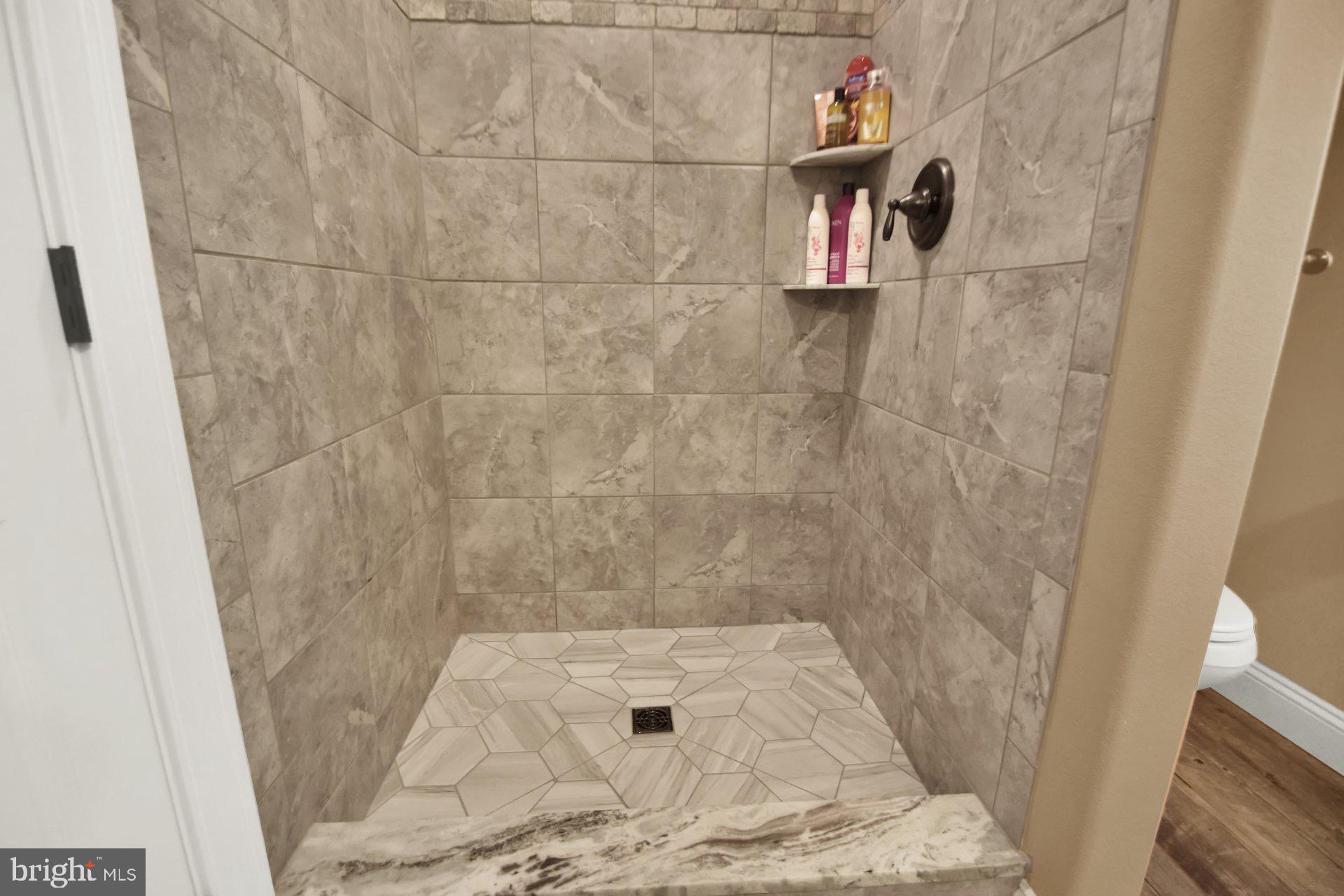 VILLAGE GREEN ESTATES - Residential