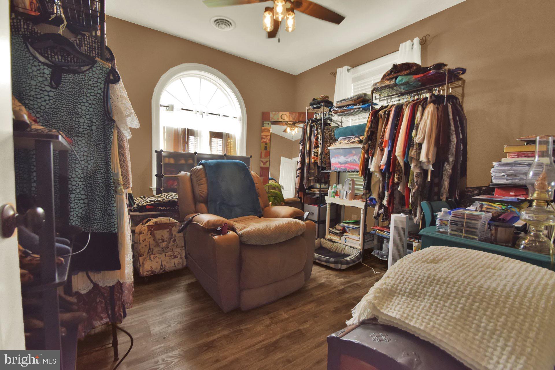 VILLAGE GREEN ESTATES - Residential