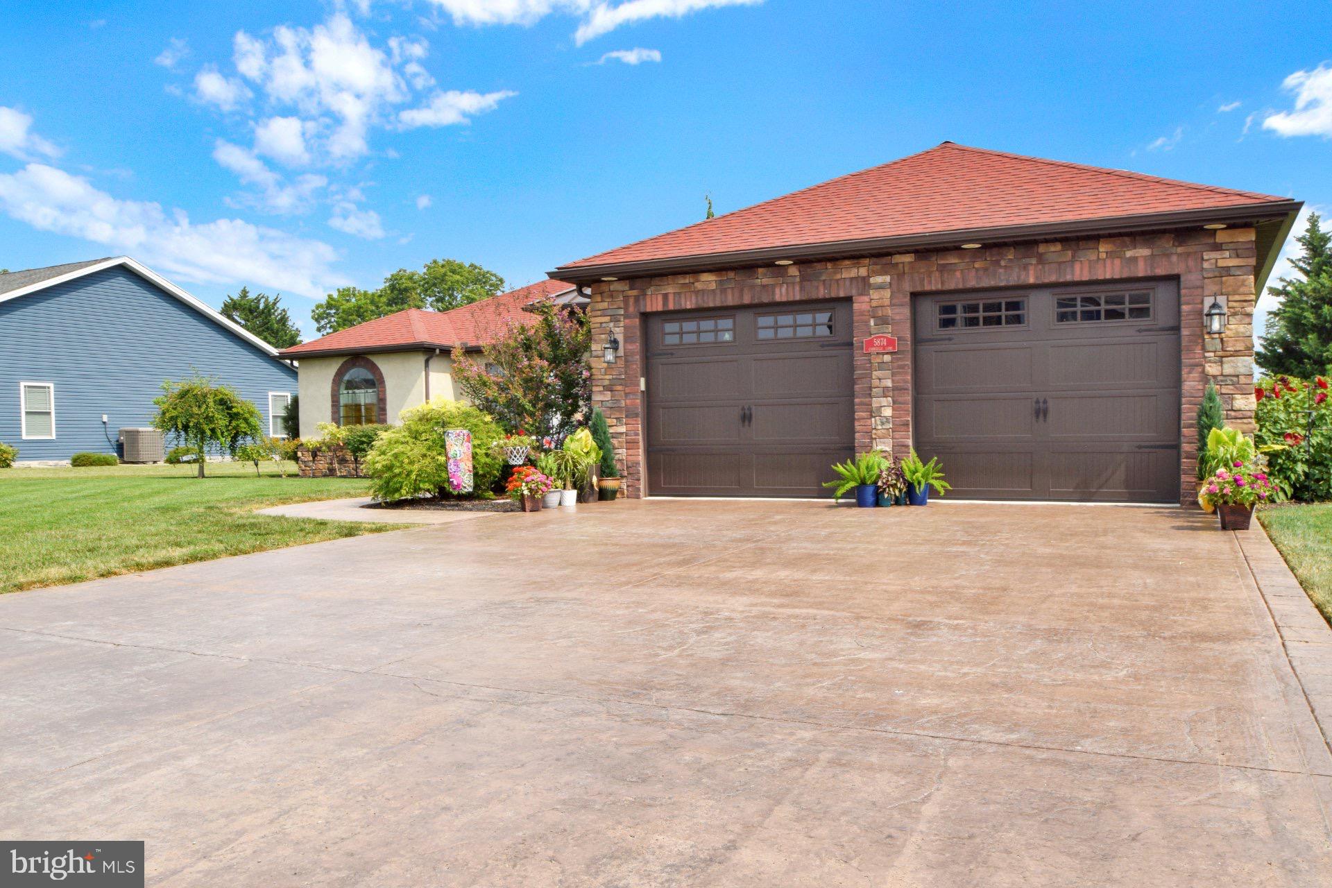 VILLAGE GREEN ESTATES - Residential