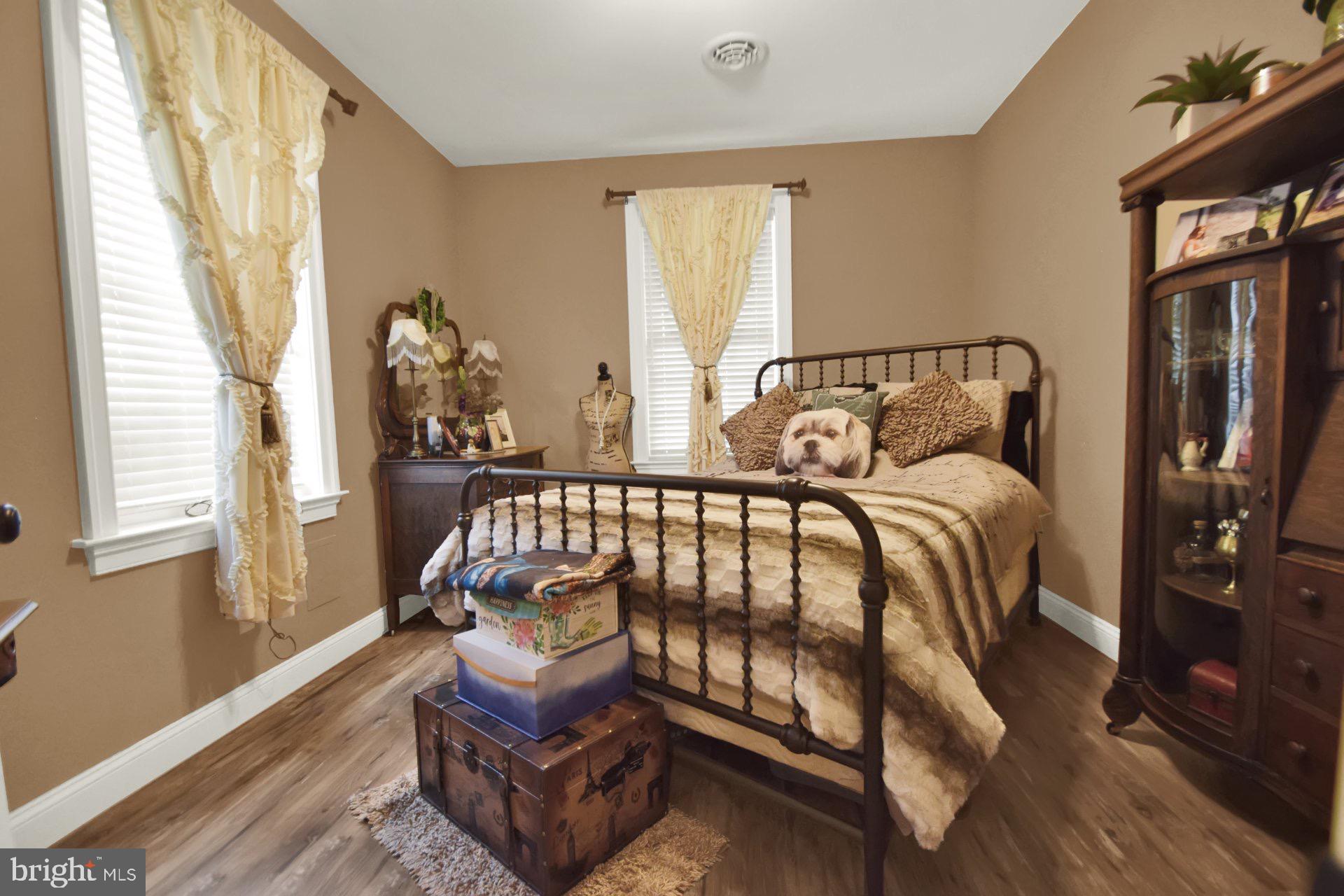 VILLAGE GREEN ESTATES - Residential