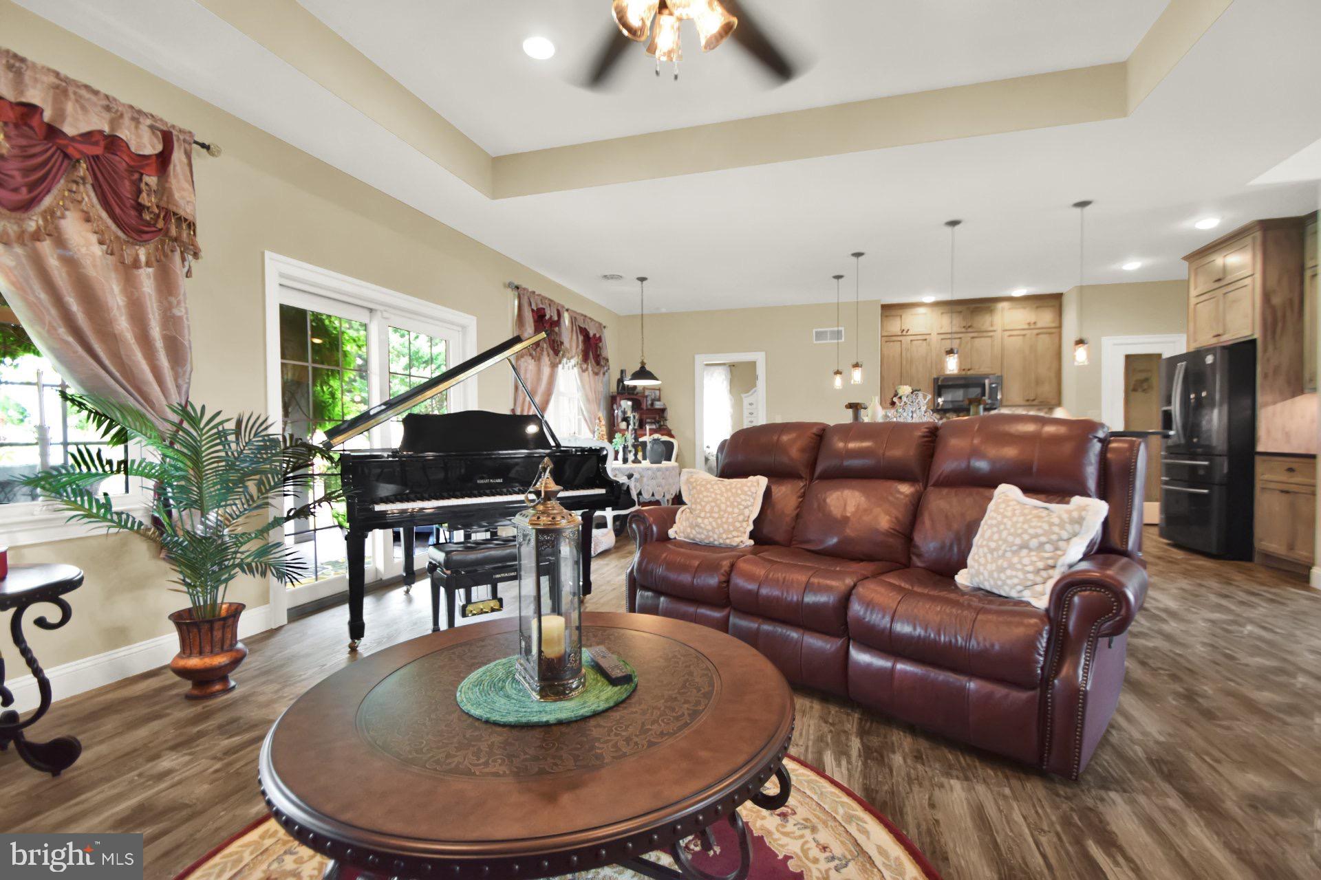 VILLAGE GREEN ESTATES - Residential