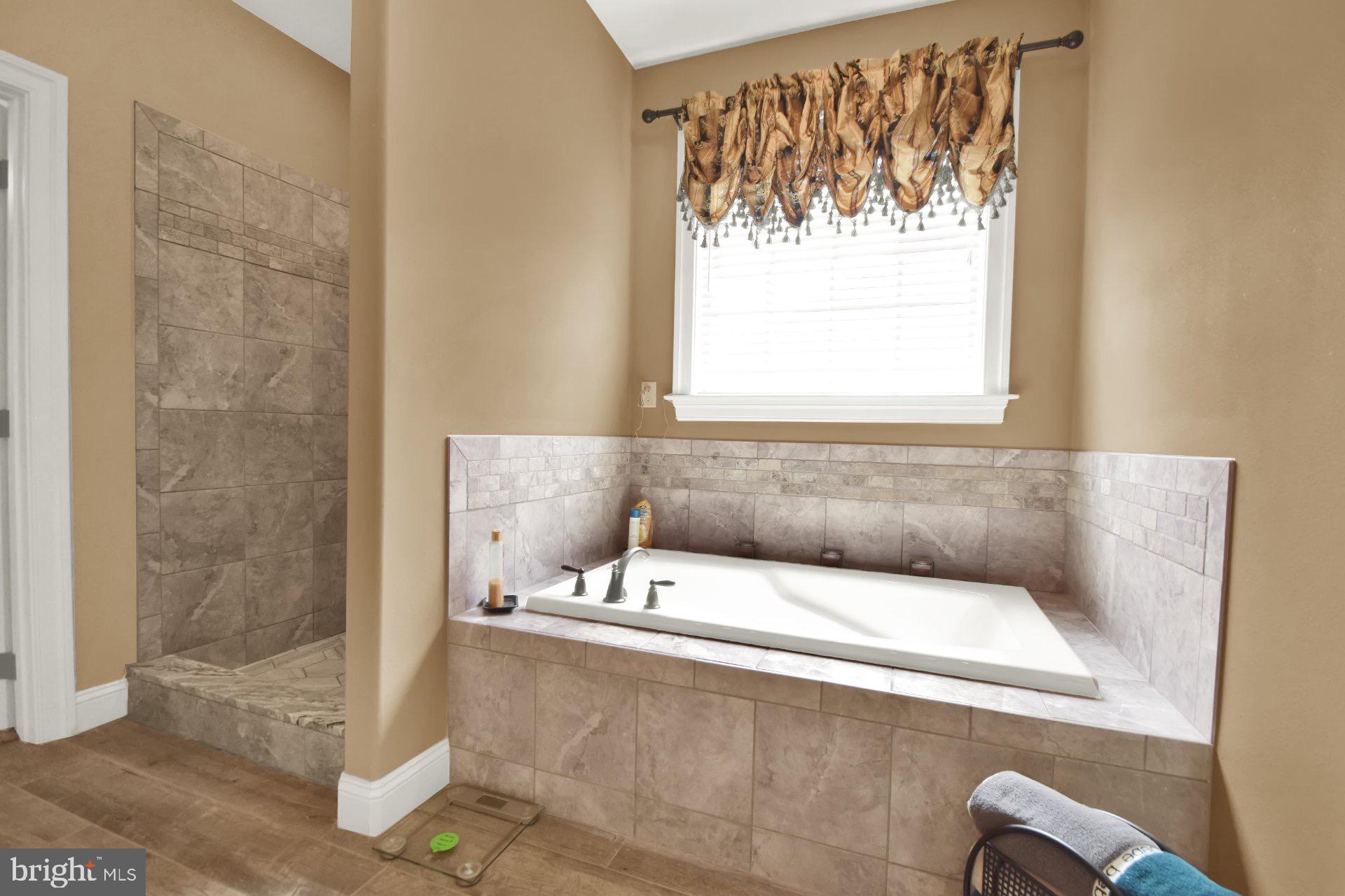 VILLAGE GREEN ESTATES - Residential