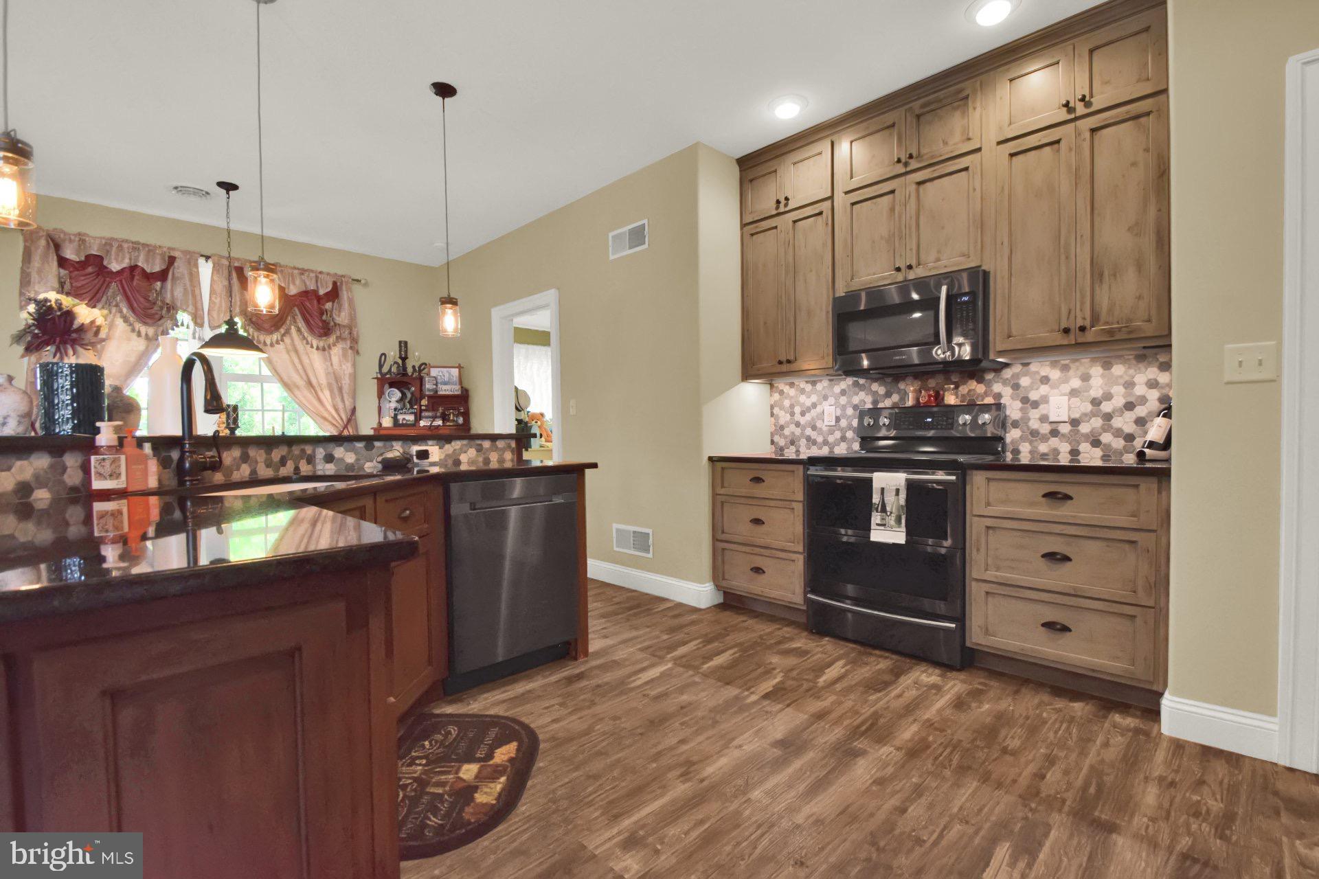 VILLAGE GREEN ESTATES - Residential