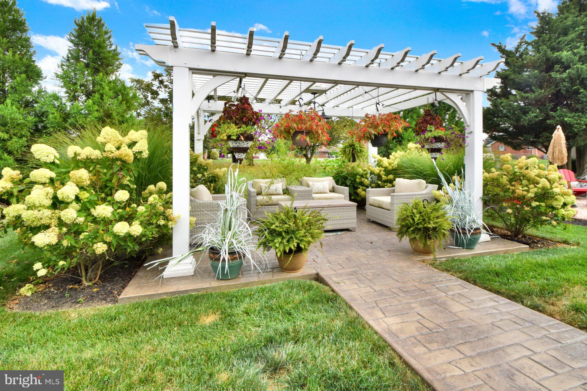 VILLAGE GREEN ESTATES - Residential