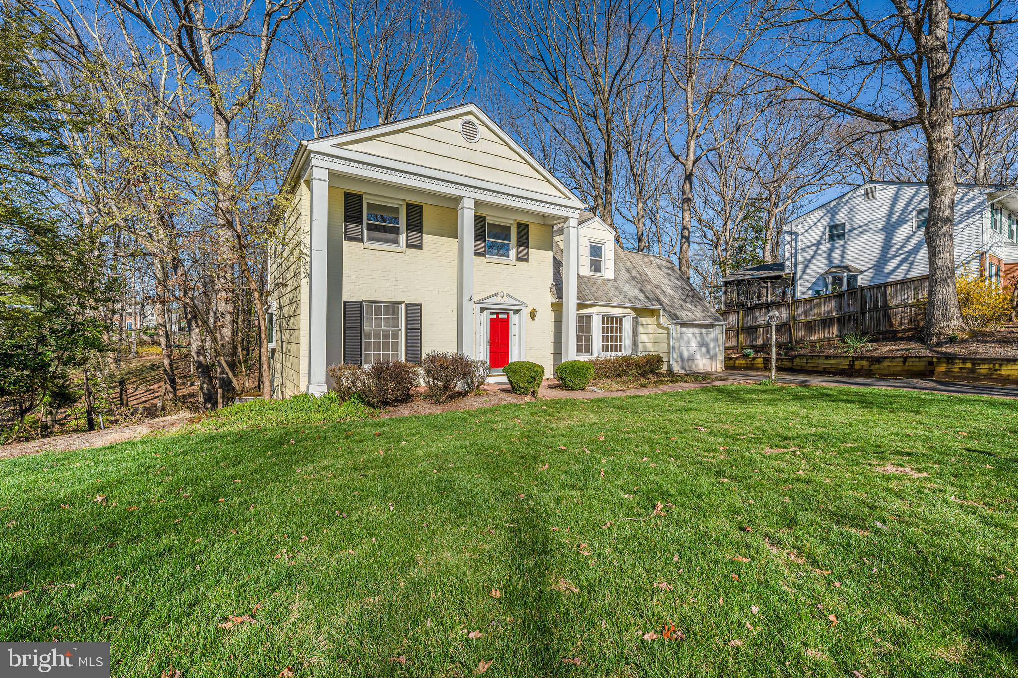 POINT OF WOODS - Residential