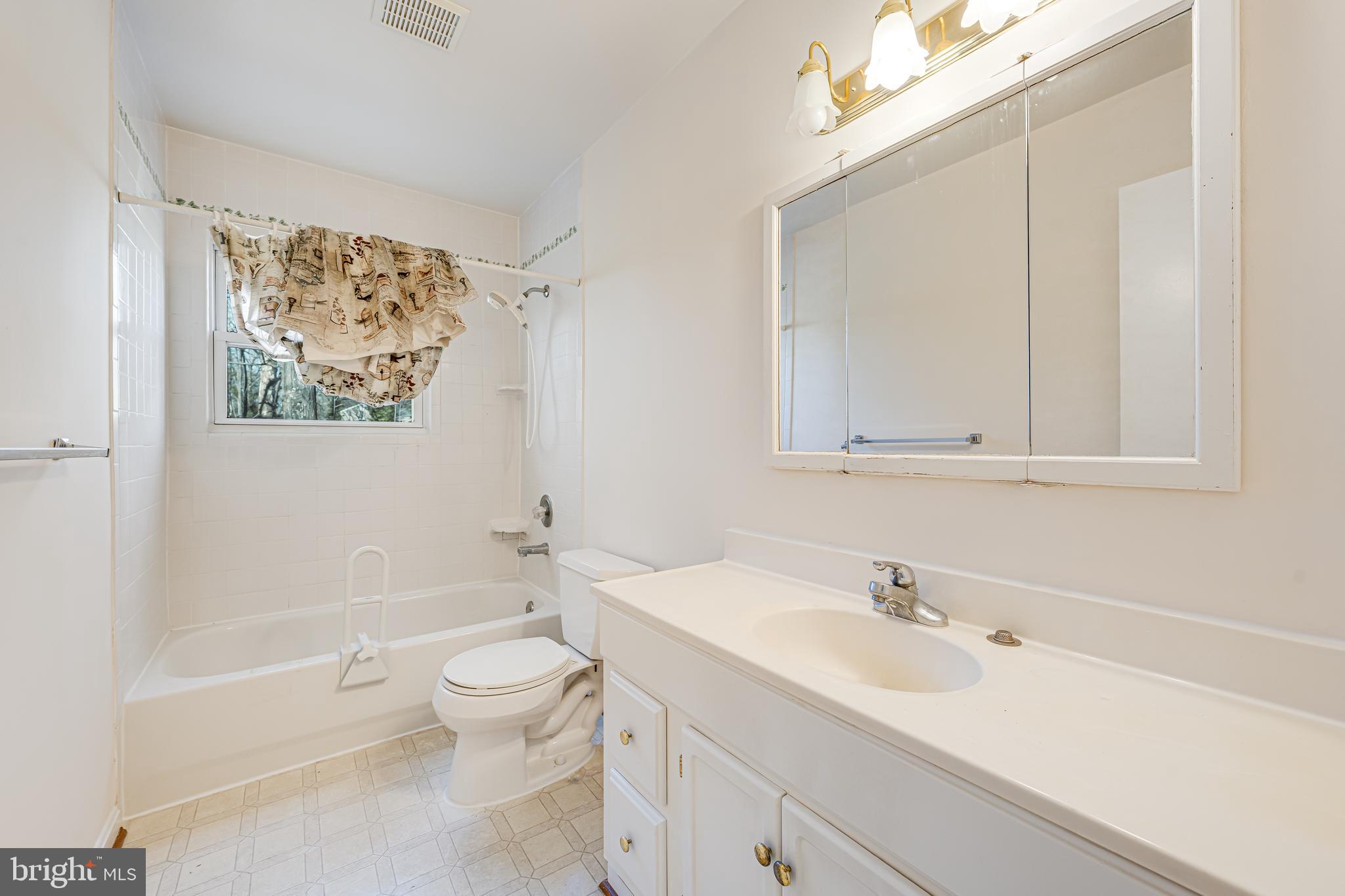 POINT OF WOODS - Residential