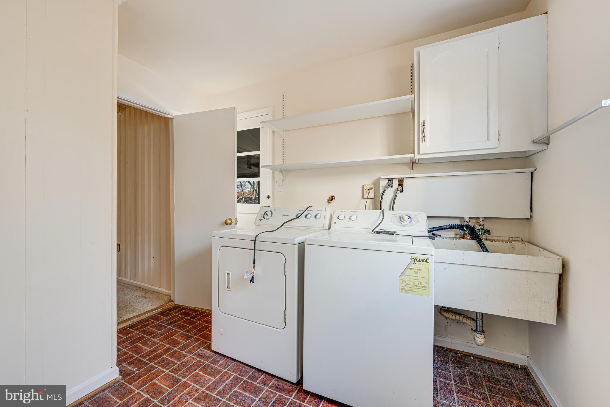 POINT OF WOODS - Residential