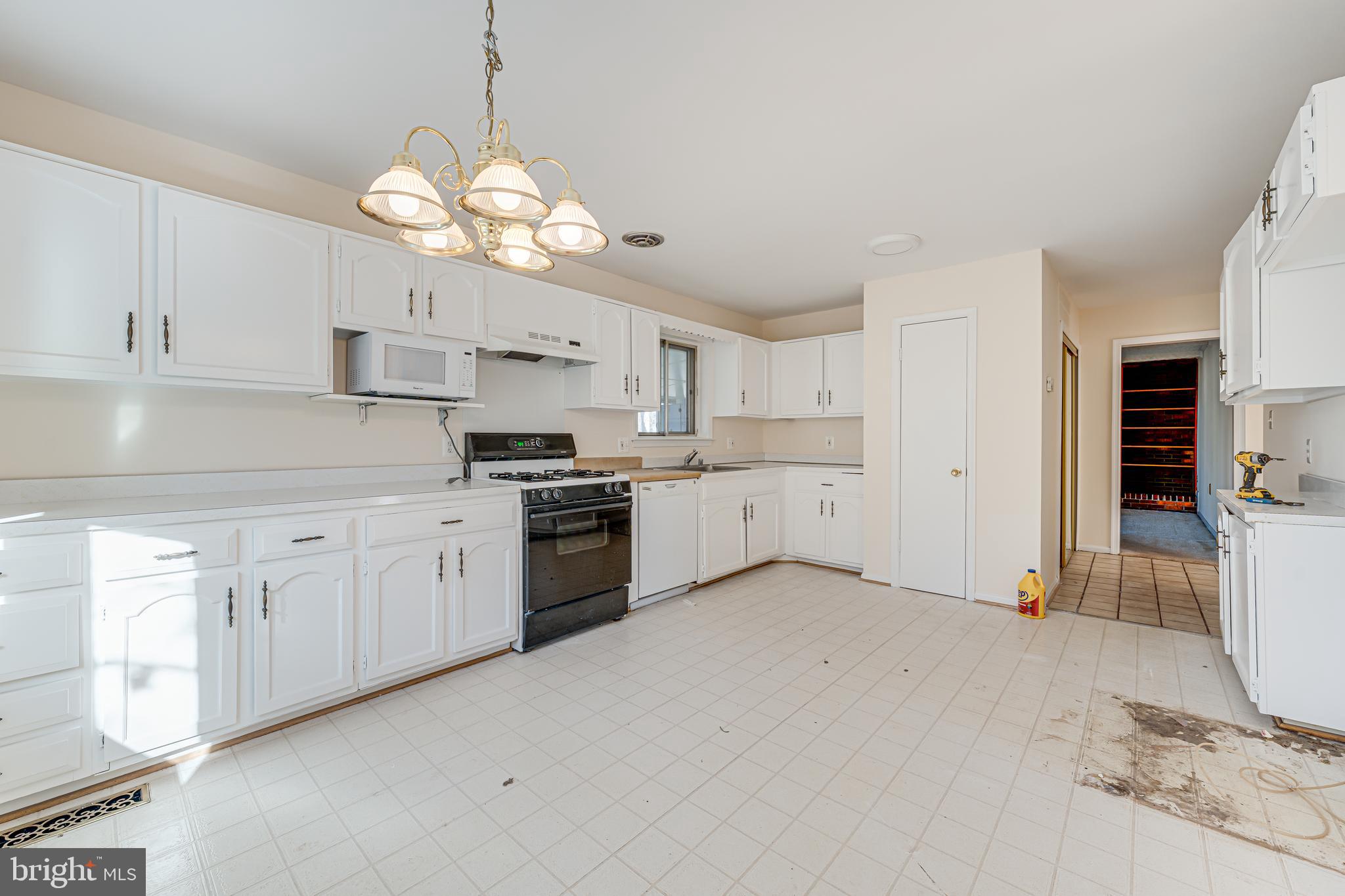 POINT OF WOODS - Residential