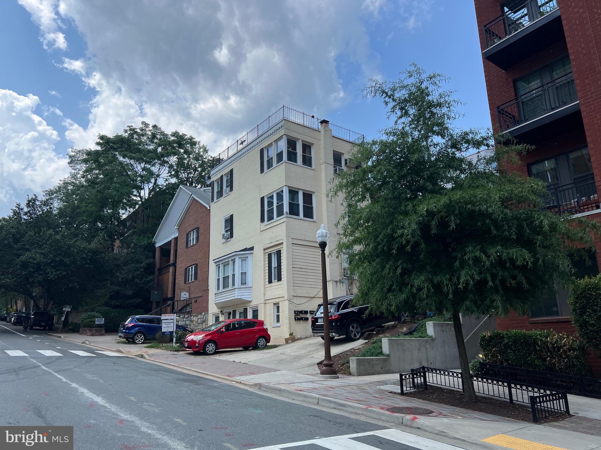 Updated 3rd floor unit with new kitchen. Stainless Steel Appliances. Quartz Countertops. Updated lighting. Good storage space. Refinished hardwood floors. Windows on all 4 sides for great views of Rosslyn. Private rear courtyard. Walk to Rosslyn Metro & across the bridge into Georgetown. Lots of Shops and Restaurants just outside your front door. This unit even comes with a nice rear deck with really cool views of the city. Lots of space. Nice open floor plan. It even comes with a fireplace.