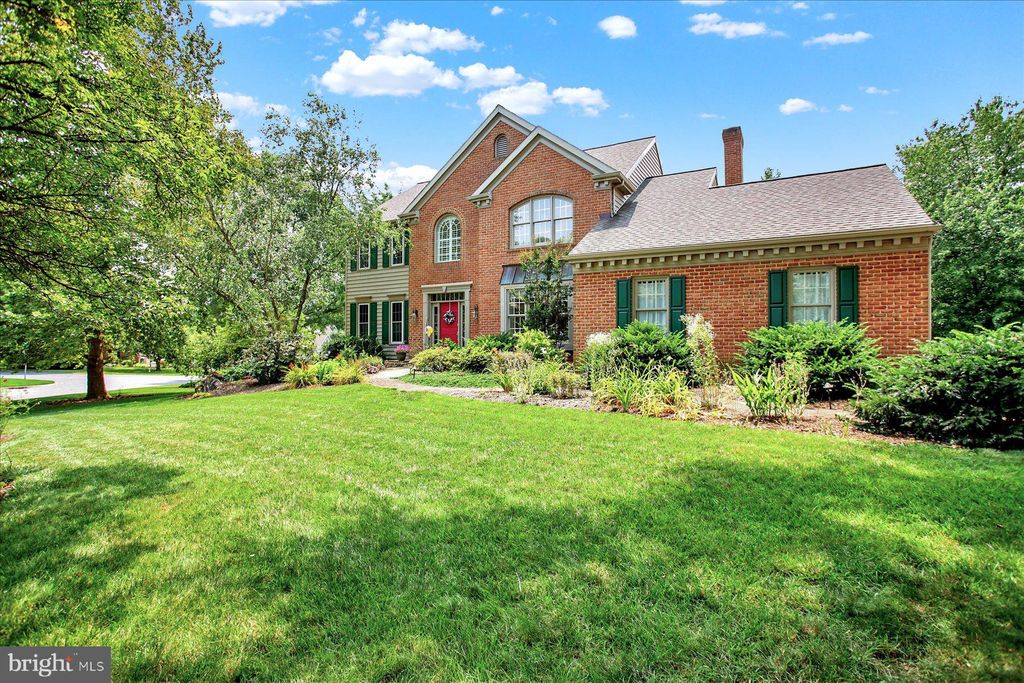 Photo of 160 COTSWOLD CT, LANCASTER, PA 17601 (MLS # PALA2038466)