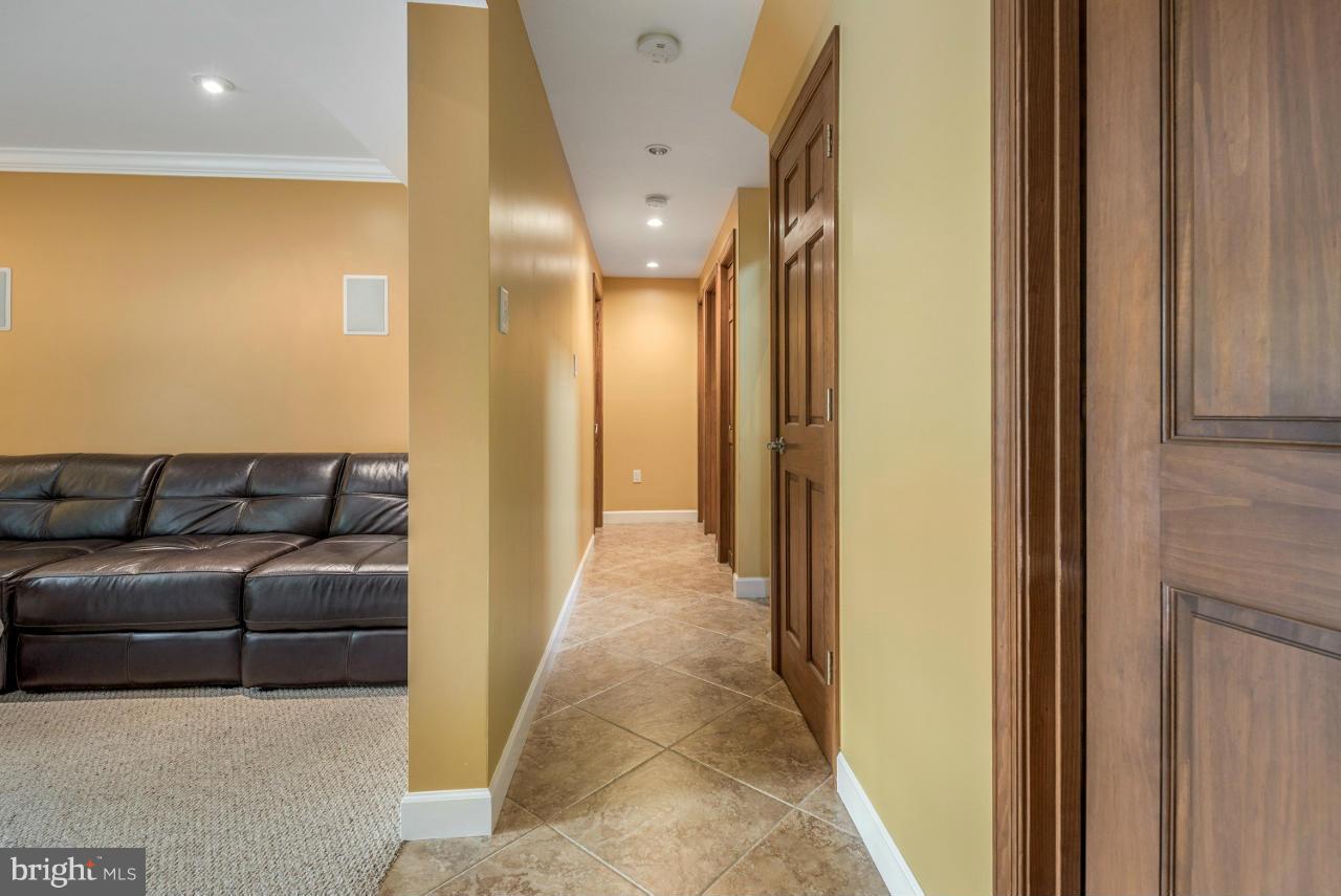 CROFTON MEADOWS - Residential