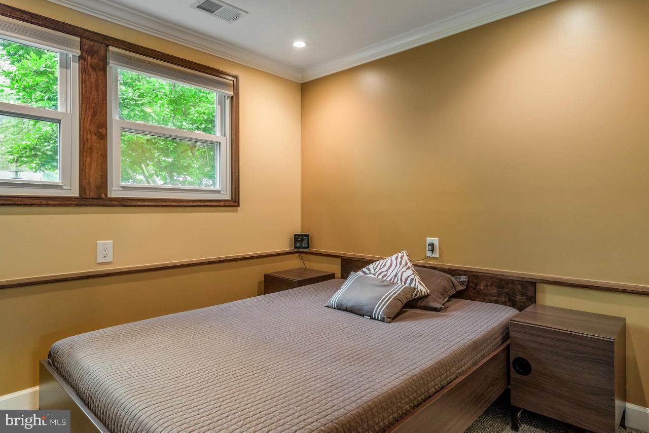 CROFTON MEADOWS - Residential