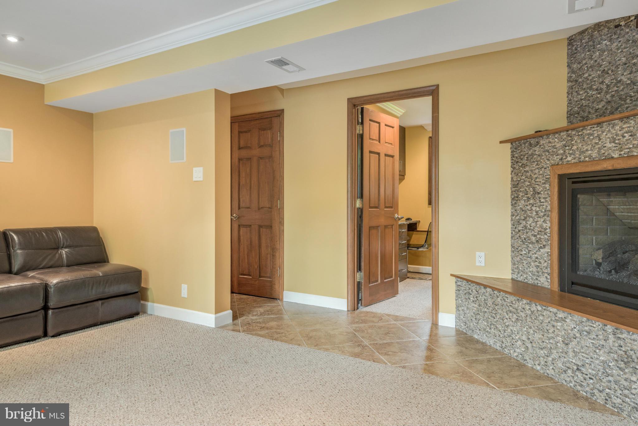 CROFTON MEADOWS - Residential