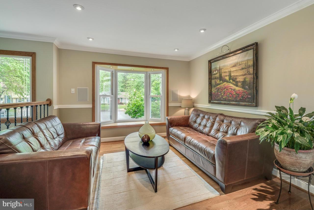 CROFTON MEADOWS - Residential