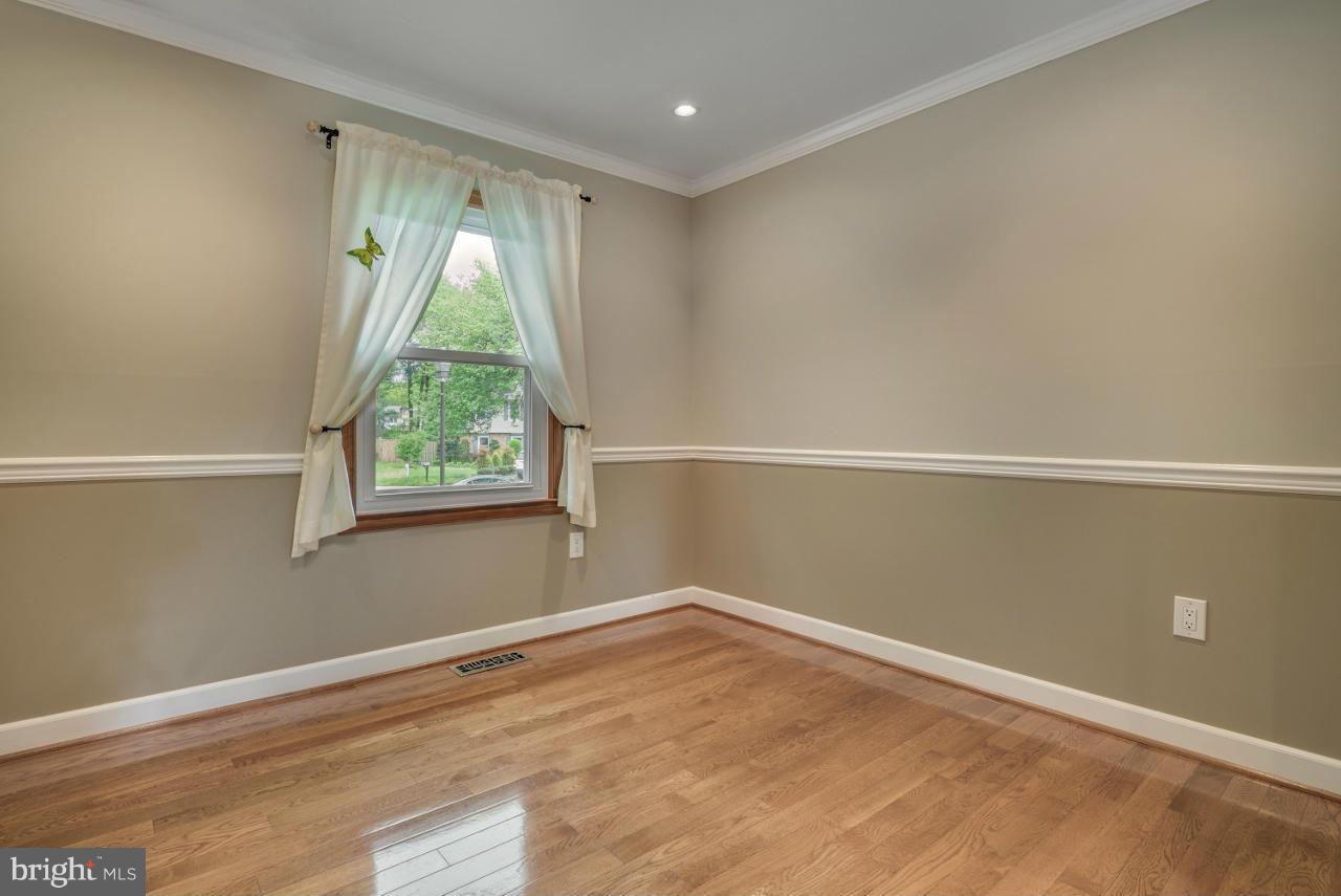 CROFTON MEADOWS - Residential