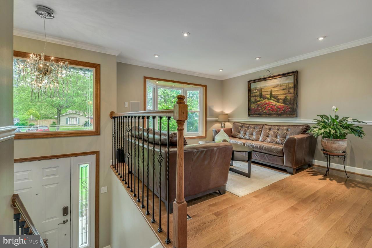 CROFTON MEADOWS - Residential