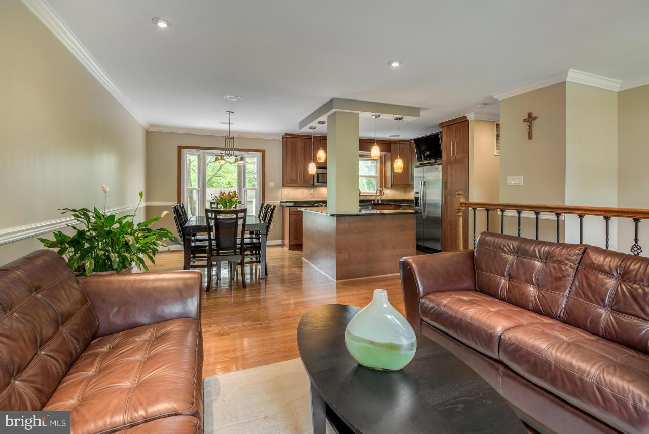 CROFTON MEADOWS - Residential