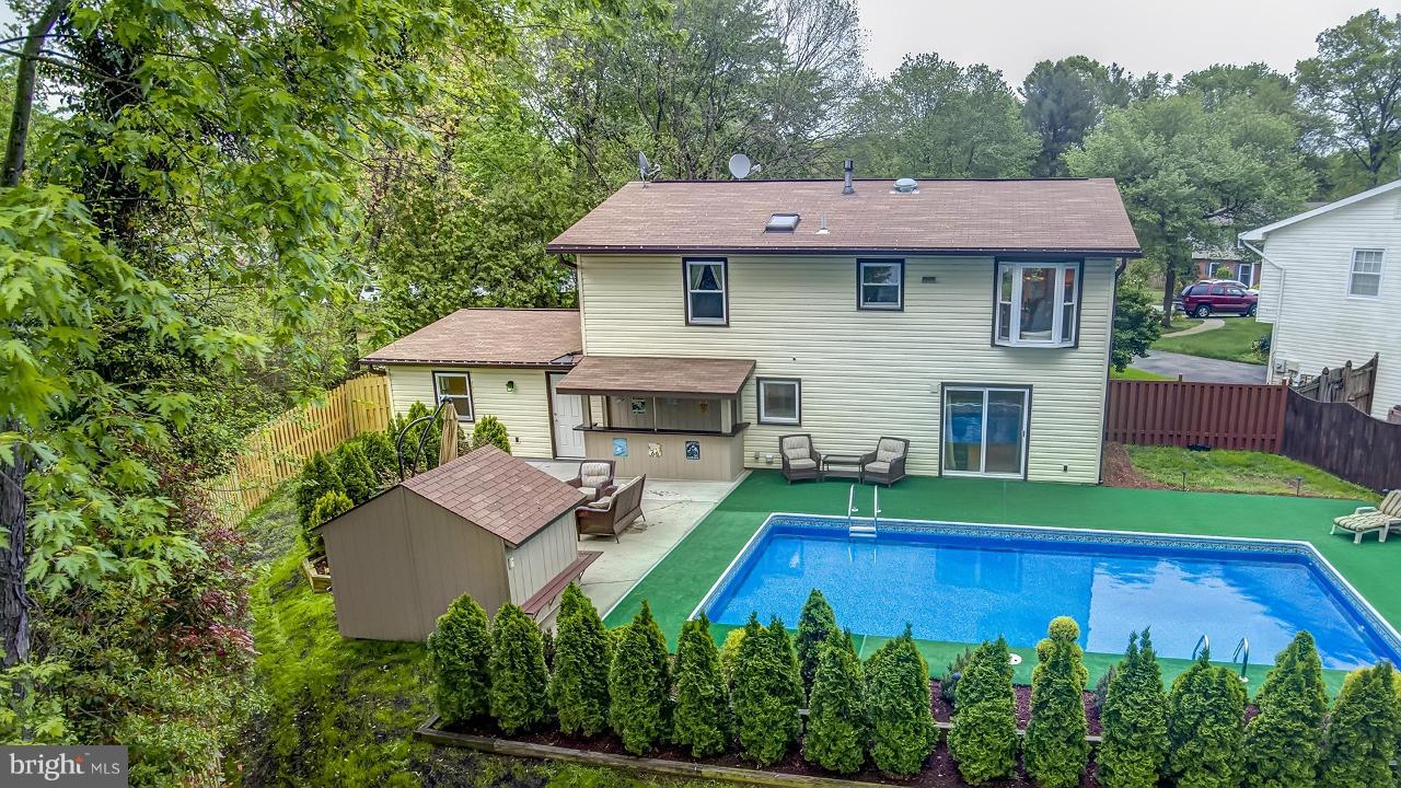 CROFTON MEADOWS - Residential