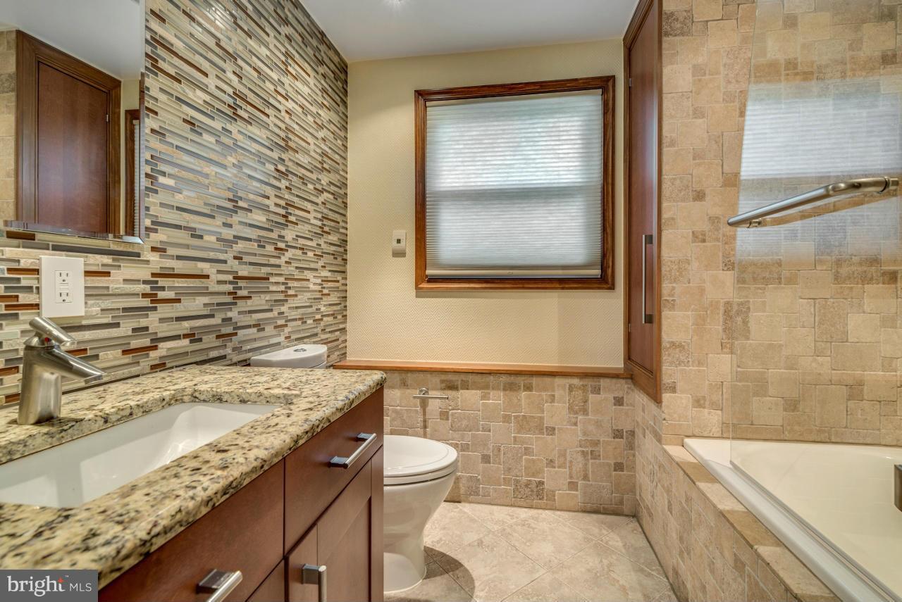 CROFTON MEADOWS - Residential