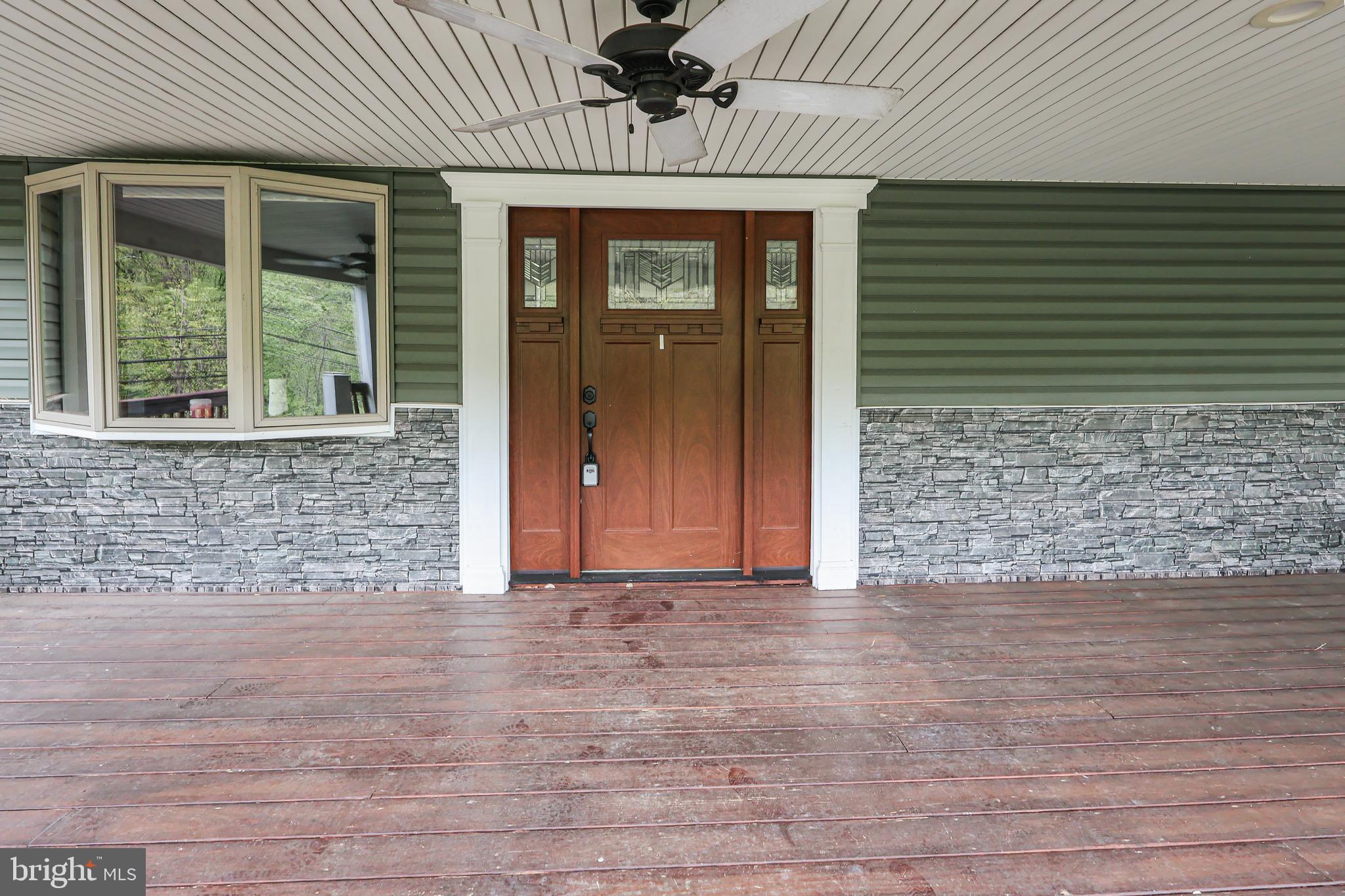 989 BLACKHAWK ROAD