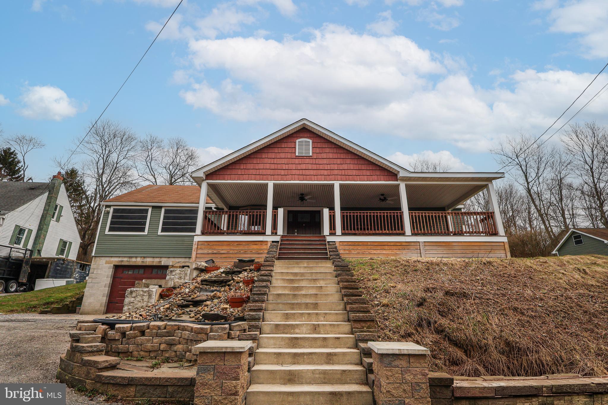 989 BLACKHAWK ROAD
