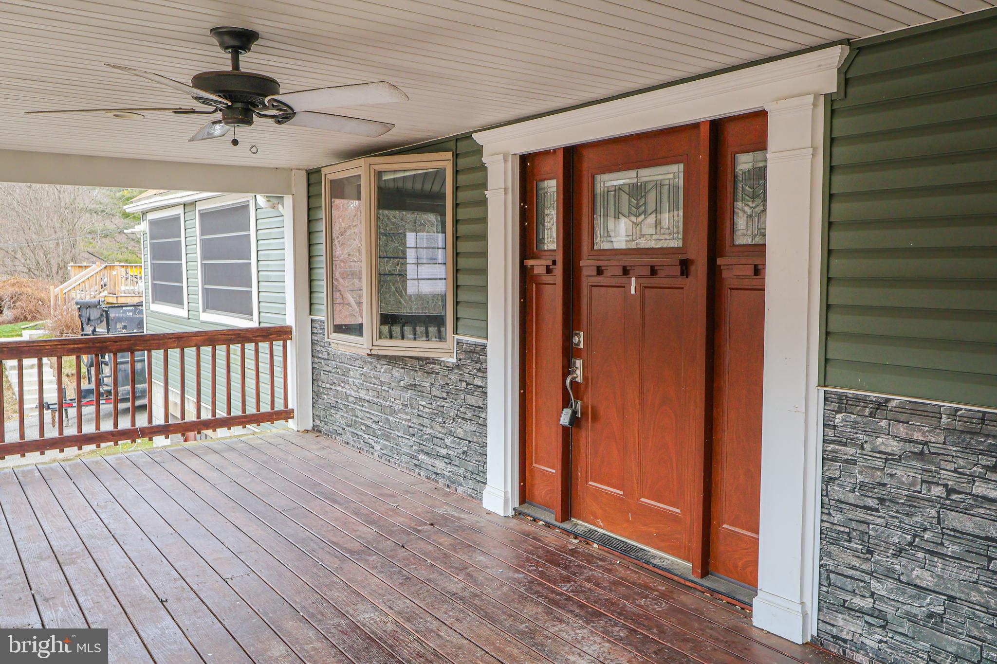 989 BLACKHAWK ROAD