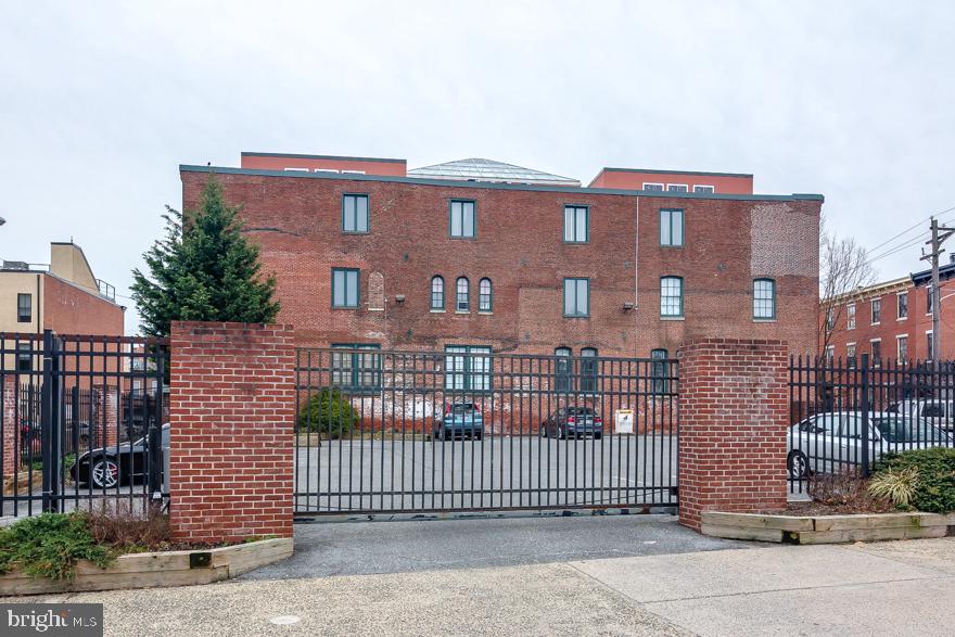 FAIRMOUNT - Residential