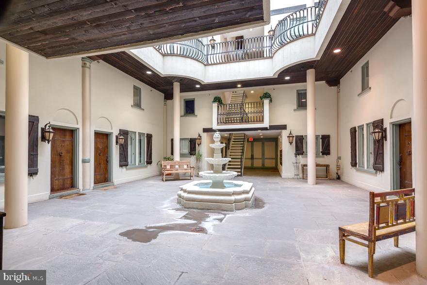 FAIRMOUNT - Residential