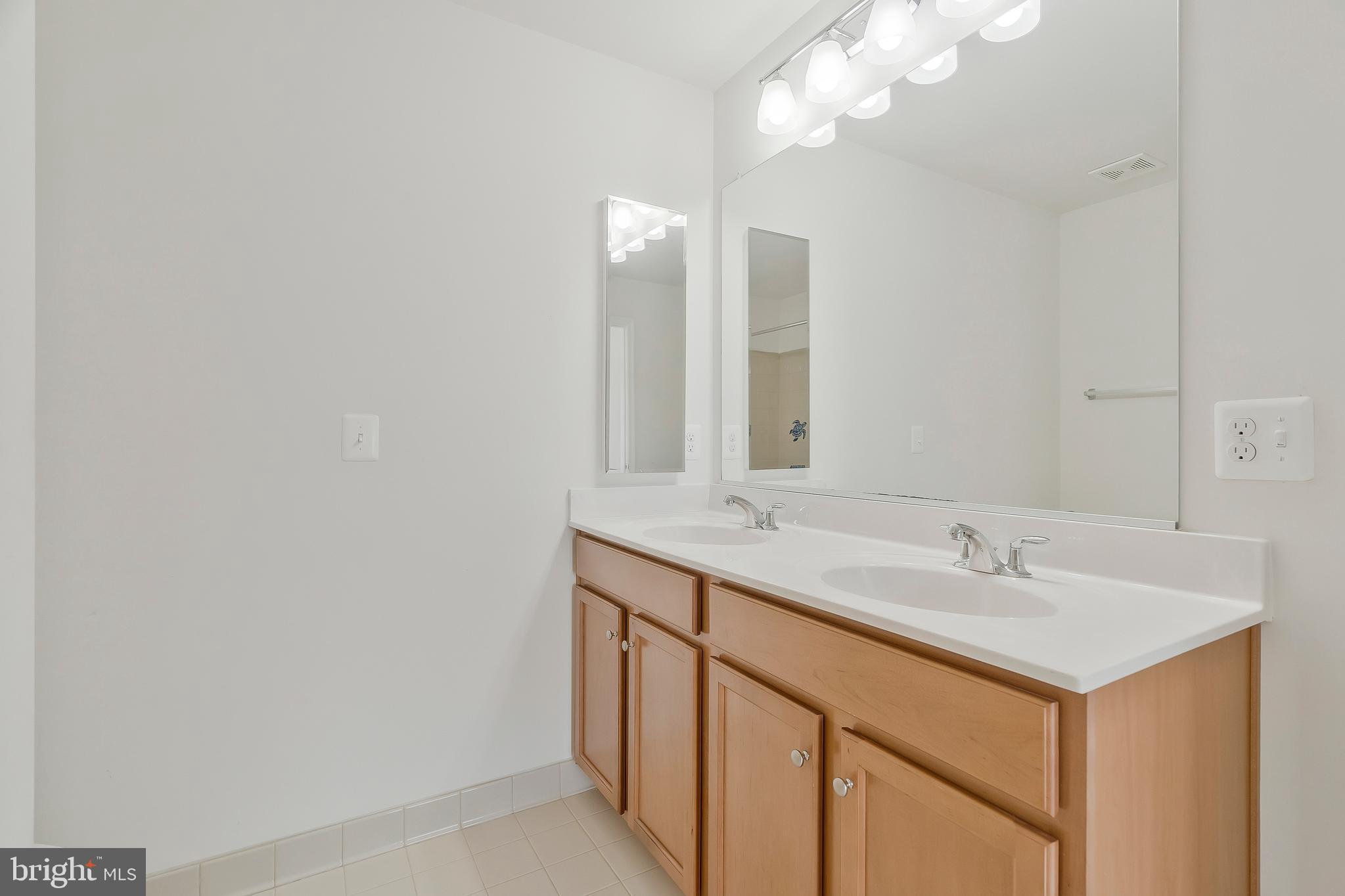 GLASCOCK FIELD AT STONE RIDGE - Residential Lease