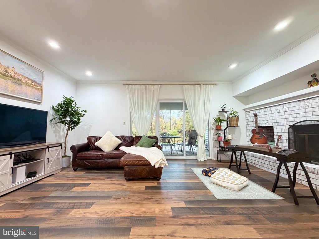 Photo of 21 Jasmine Ct, LAWRENCE TOWNSHIP, NJ 08648 (MLS # NJME2069156)