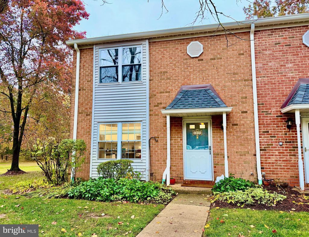 Photo of 21 Jasmine Ct, LAWRENCE TOWNSHIP, NJ 08648 (MLS # NJME2069156)