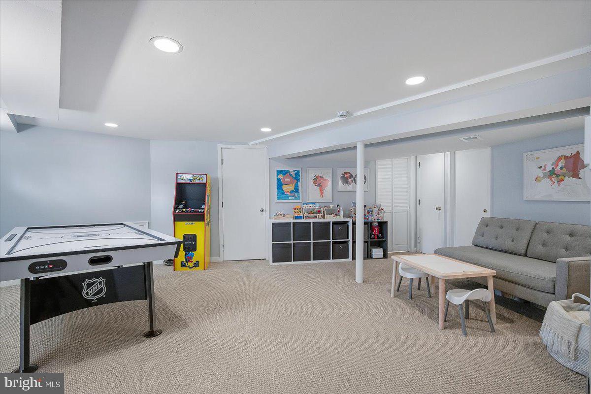 WOODACRES - Residential