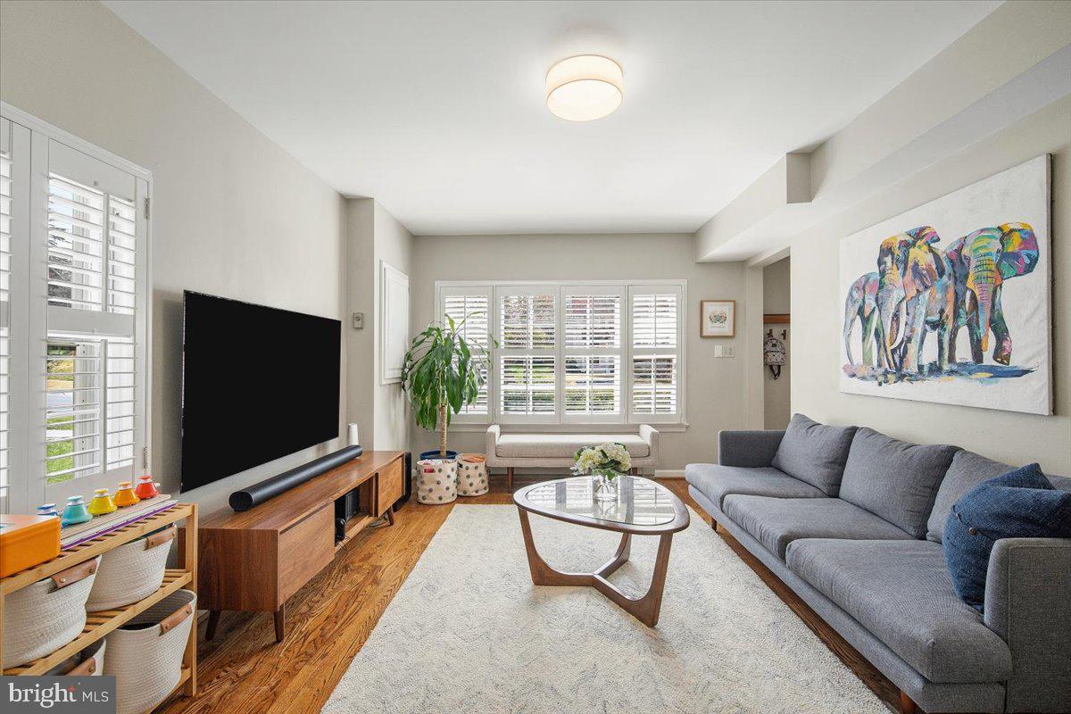 WOODACRES - Residential