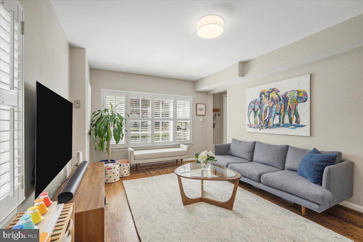 WOODACRES - Residential