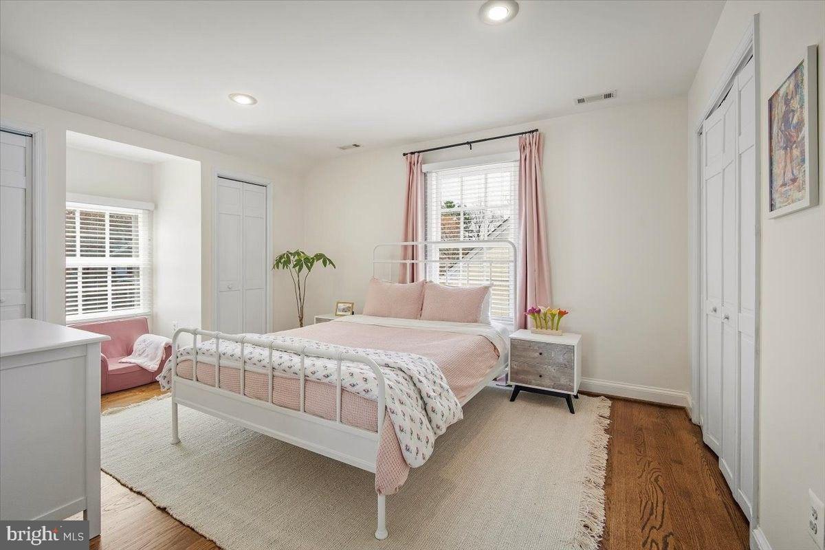 WOODACRES - Residential