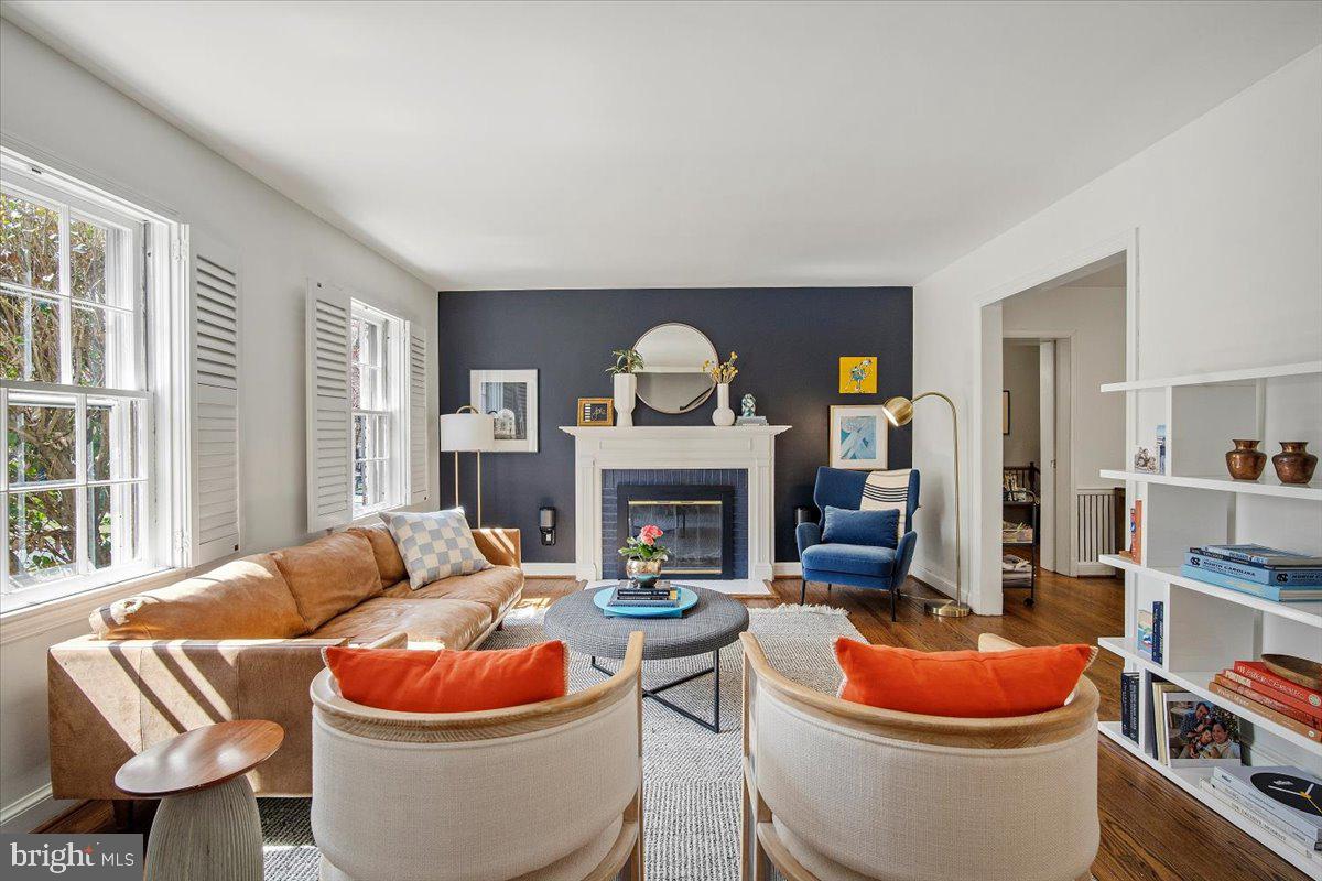 WOODACRES - Residential