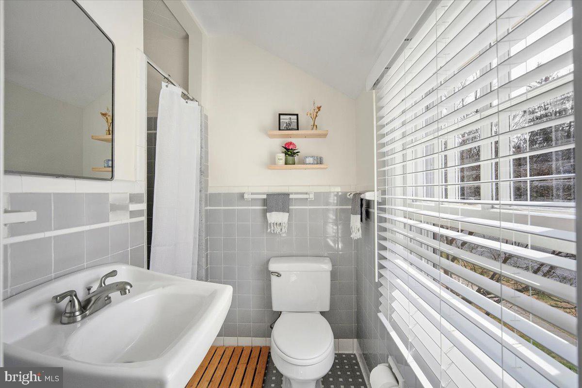 WOODACRES - Residential