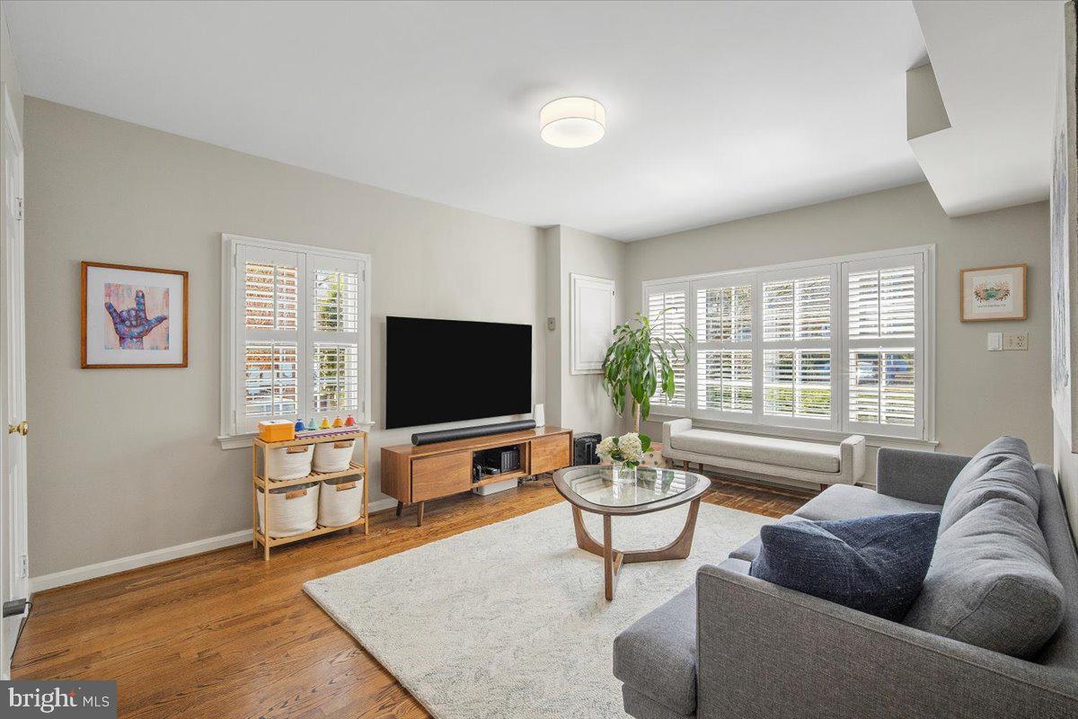 WOODACRES - Residential