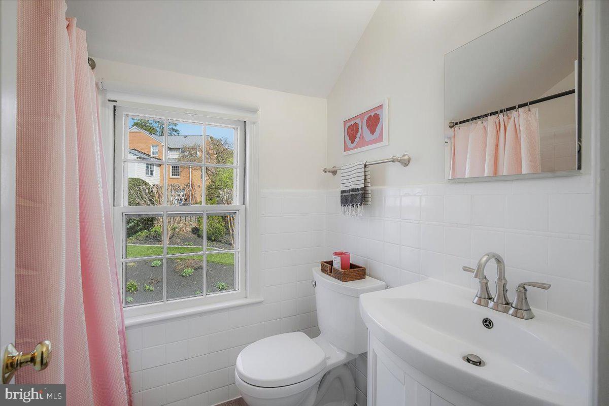 WOODACRES - Residential