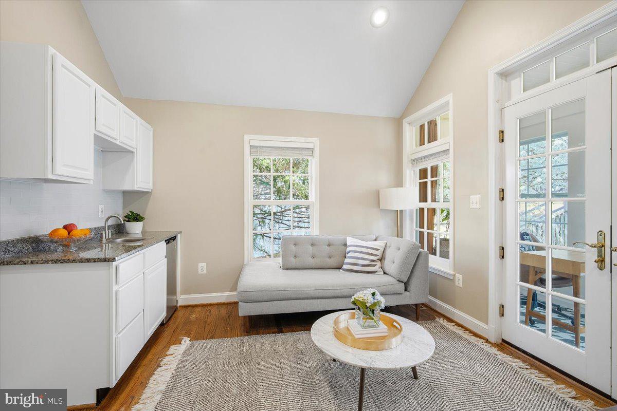 WOODACRES - Residential