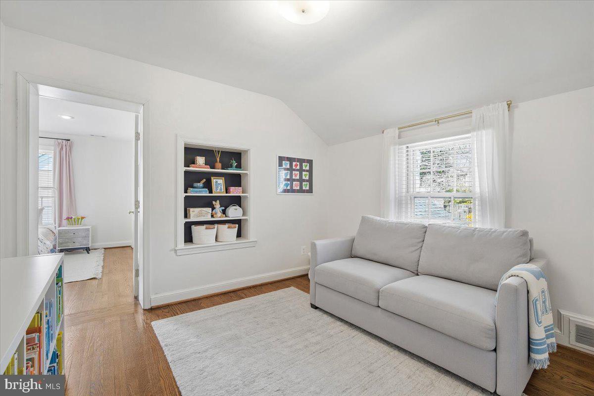 WOODACRES - Residential