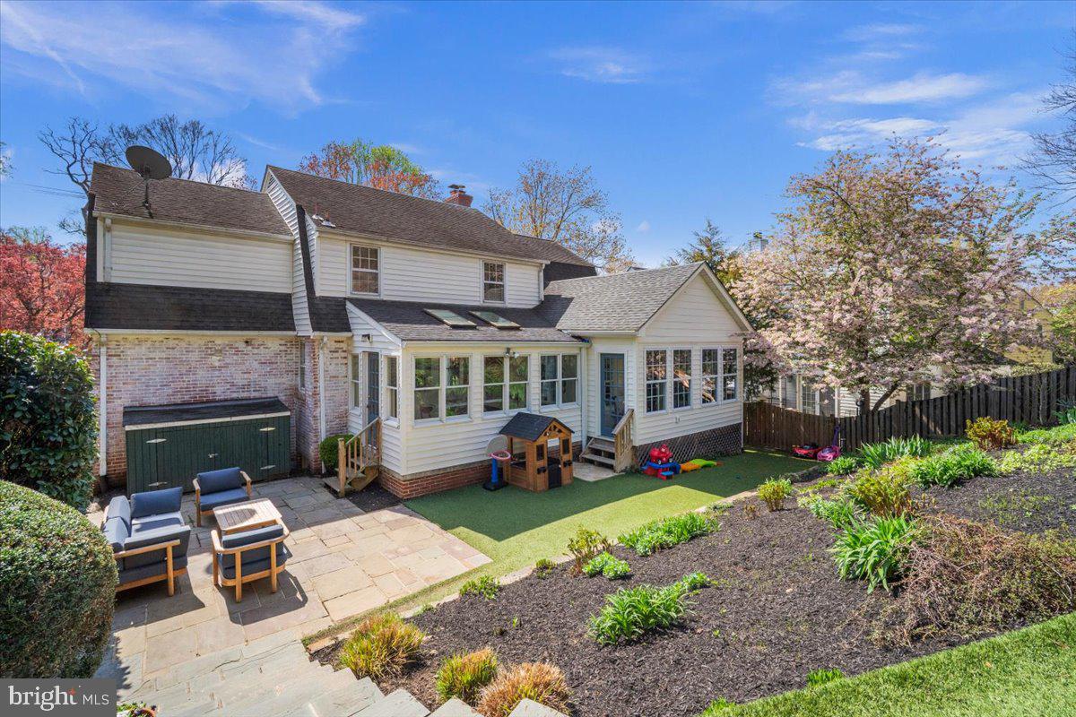 WOODACRES - Residential