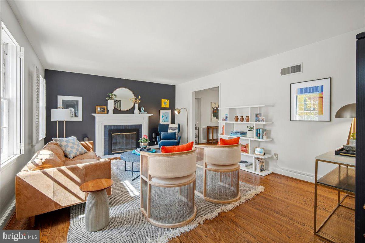 WOODACRES - Residential