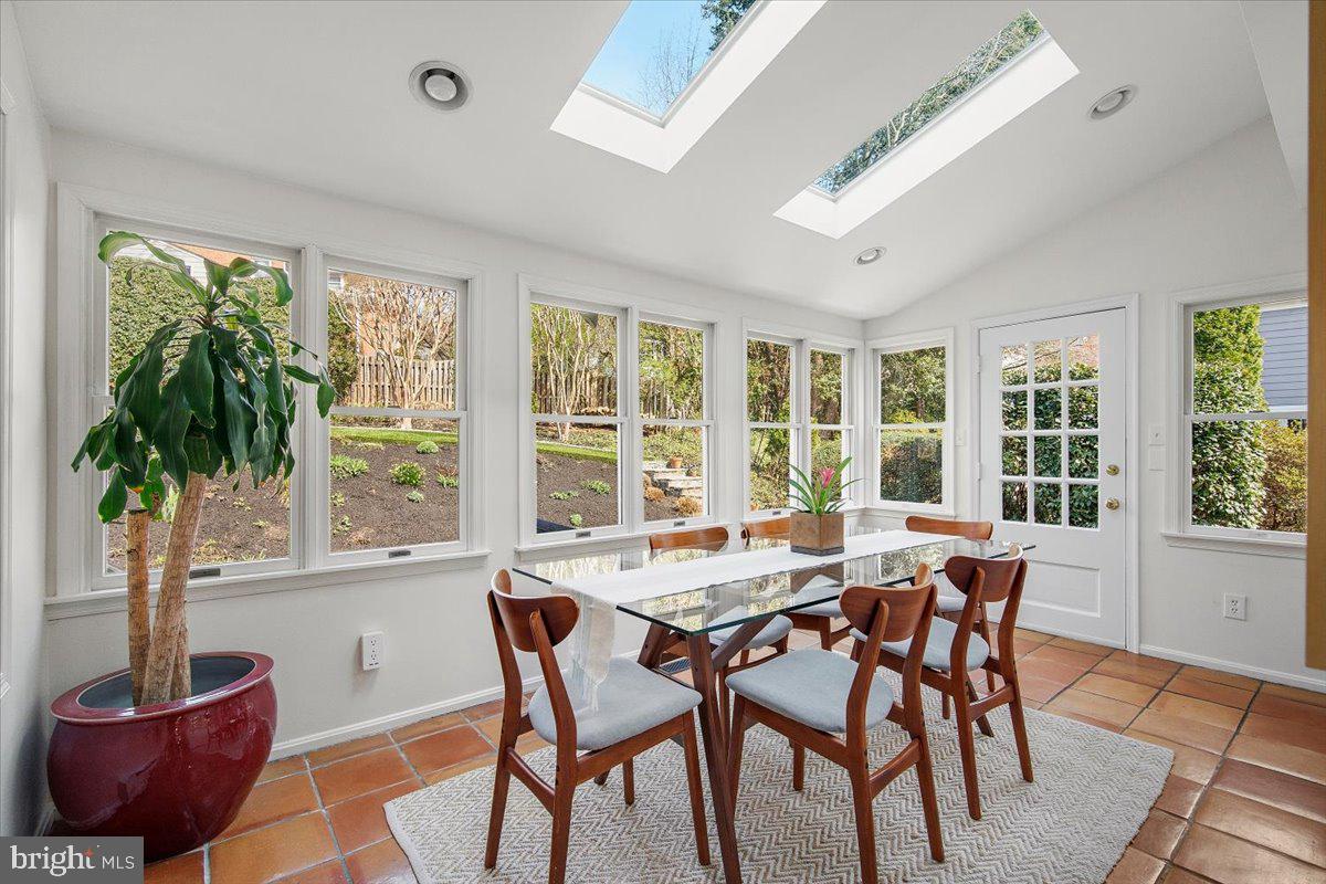 WOODACRES - Residential