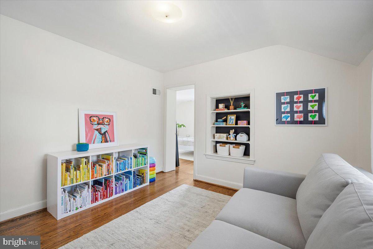 WOODACRES - Residential