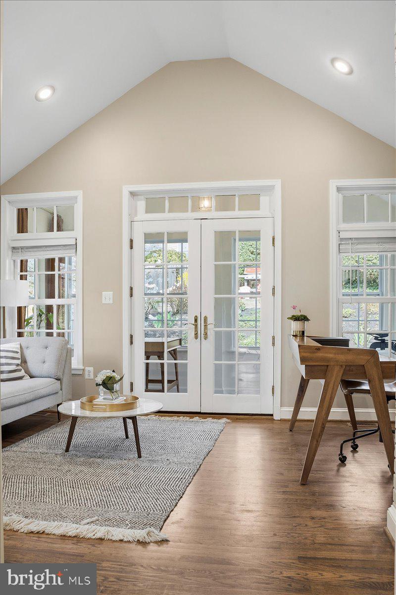 WOODACRES - Residential