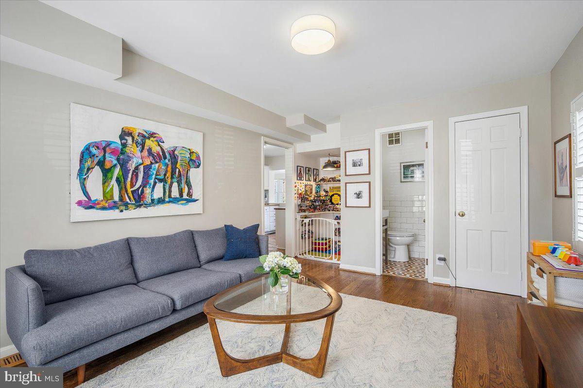 WOODACRES - Residential