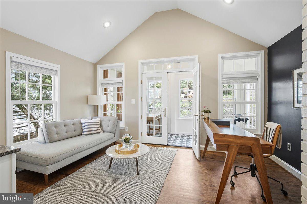 WOODACRES - Residential